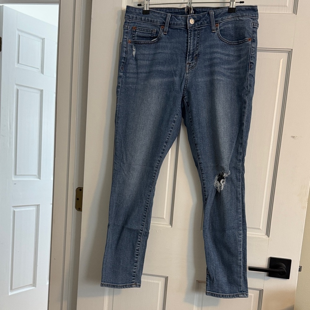 GAP Women's Blue Distressed Skinny Jeans
